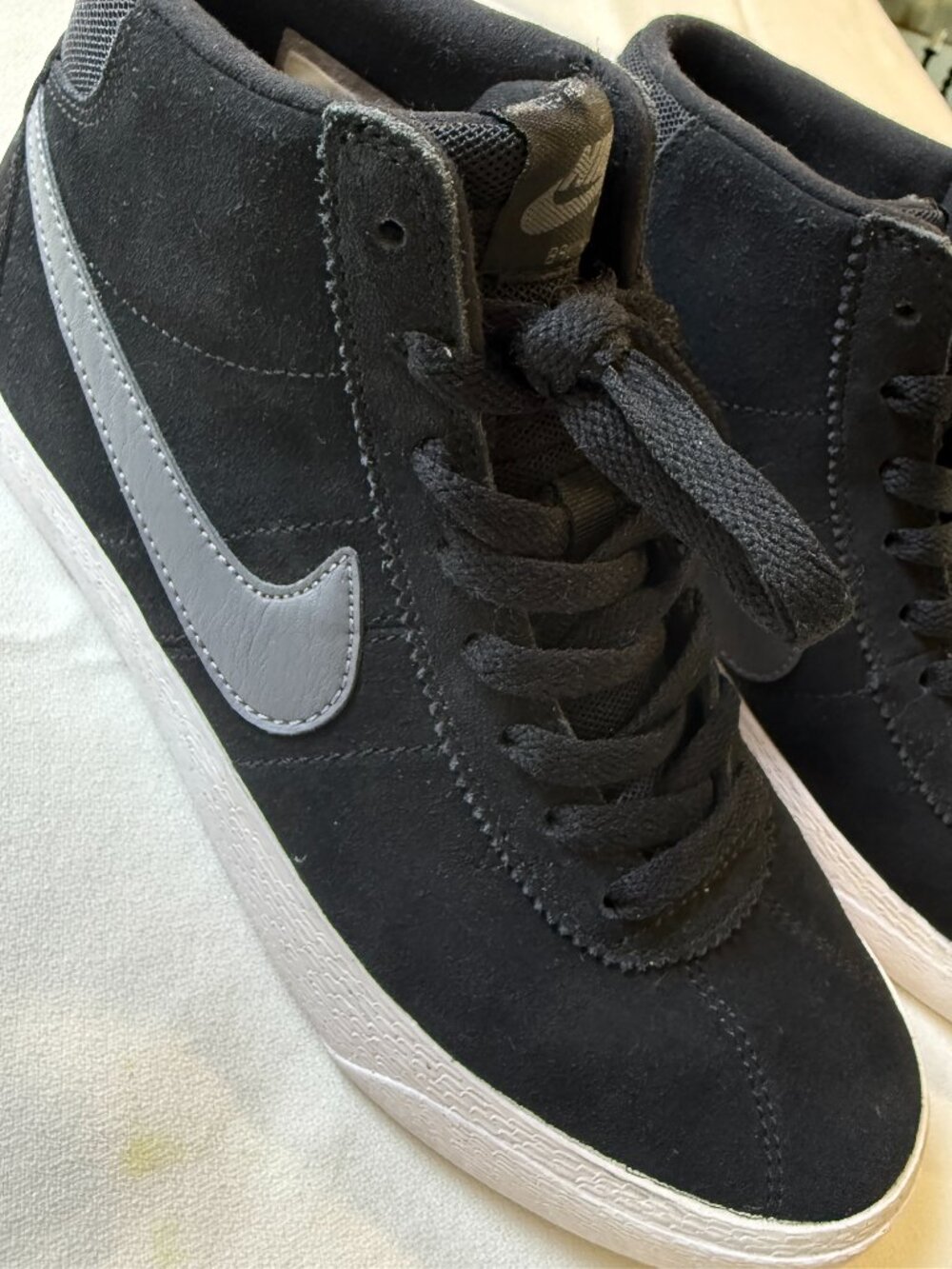 Nike SB Bruin Hi Black Suede Sneakers Women’s 7.5 Men’s 6